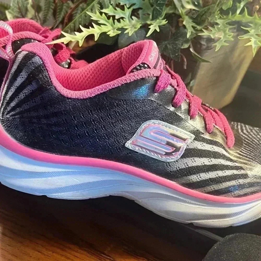 LOT OF 2 SKETCHERS SNEAKERS SZ 12.5 & RAYA SUN FLIP FLOP SIZE 13 - Picture 8 of 15